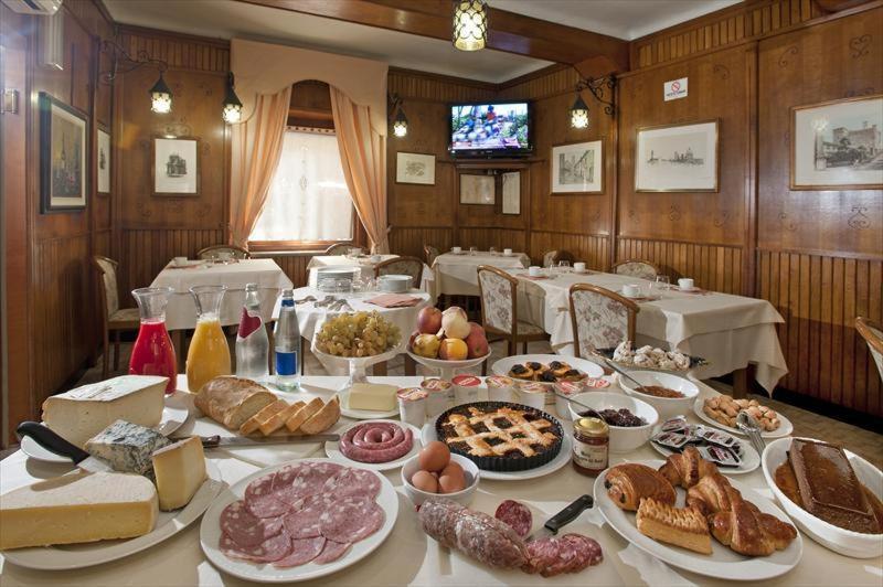 Albergo Badellino Бра Экстерьер фото
